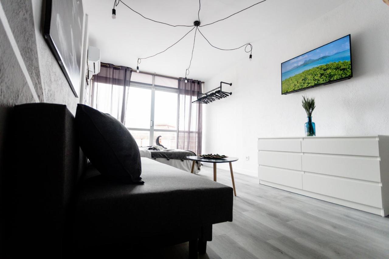 Modern Studio With See And City View Бенидорм Екстериор снимка