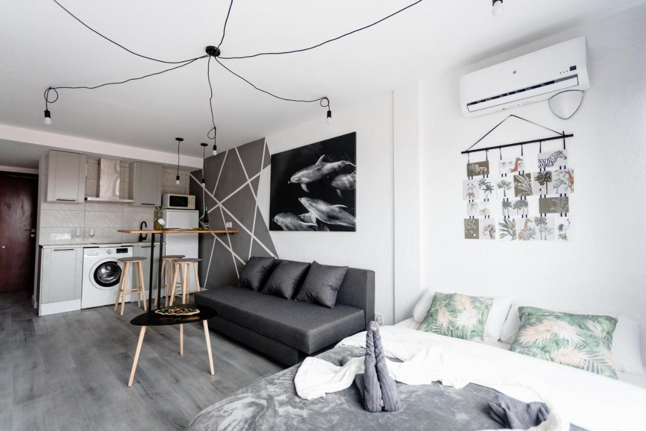 Modern Studio With See And City View Бенидорм Екстериор снимка