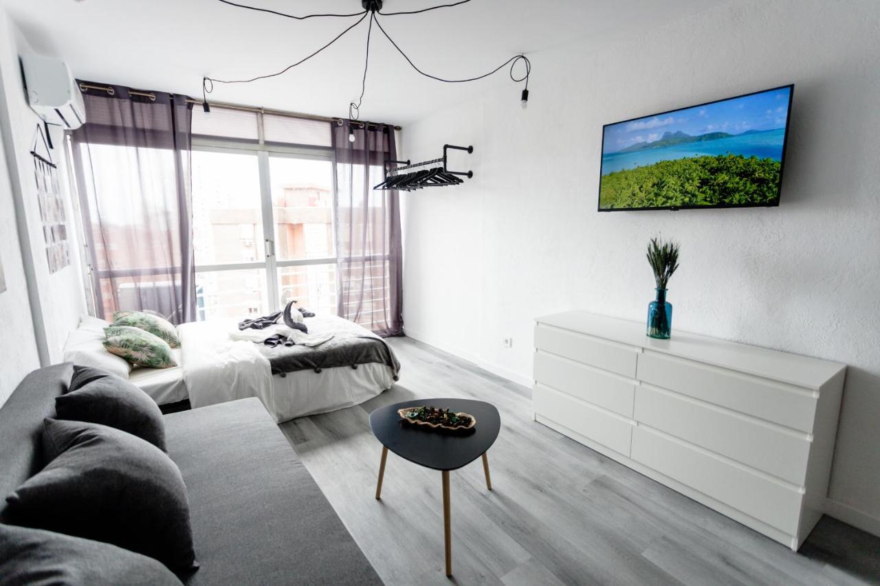 Modern Studio With See And City View Бенидорм Екстериор снимка